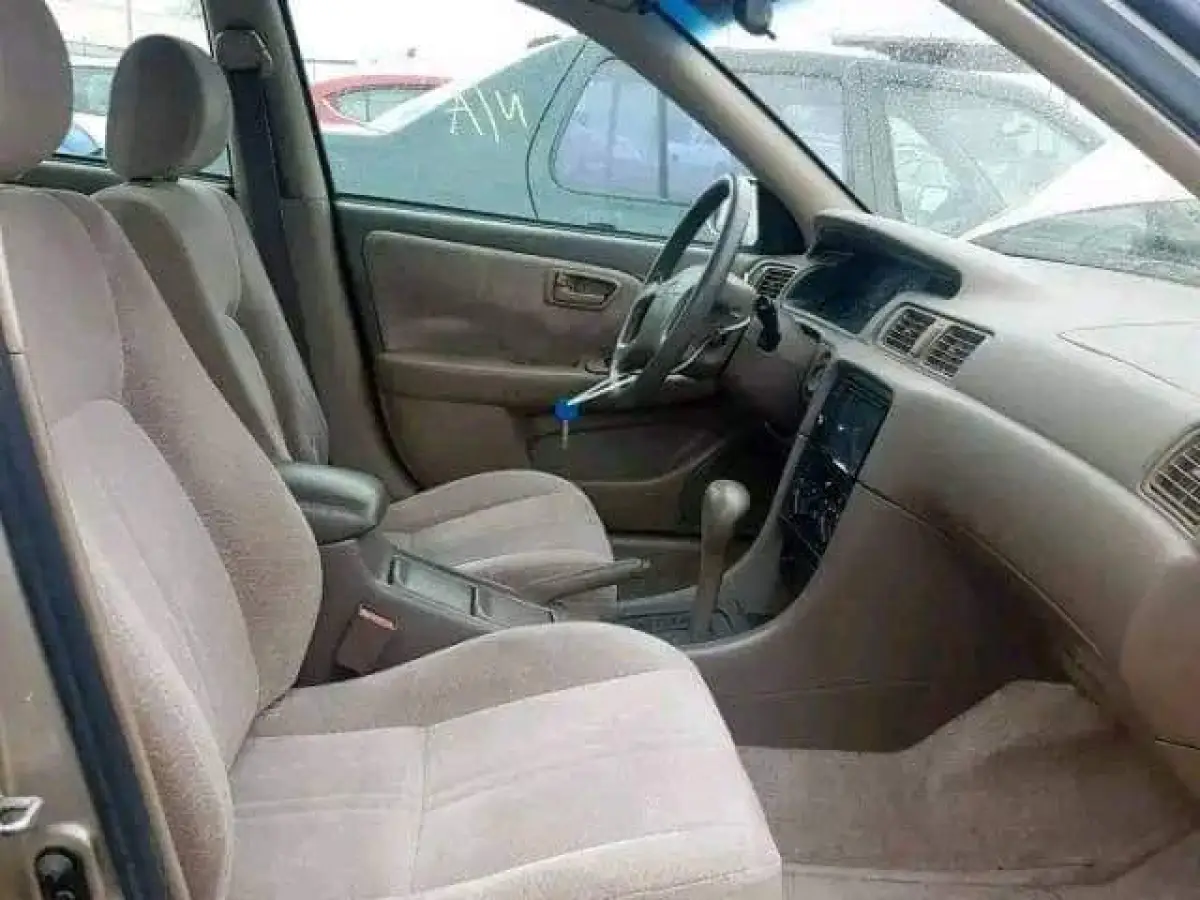 Toyota Camry tiny light for sale - Image 2