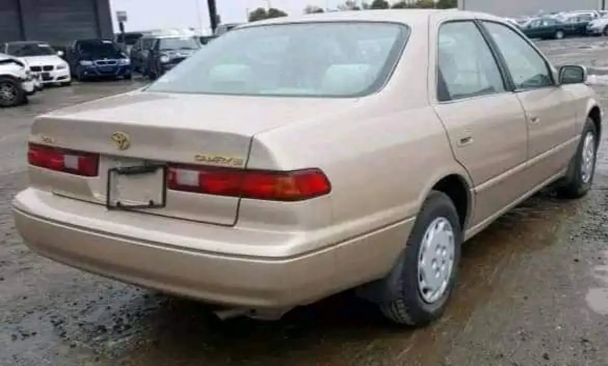 Toyota Camry tiny light for sale - Image 6