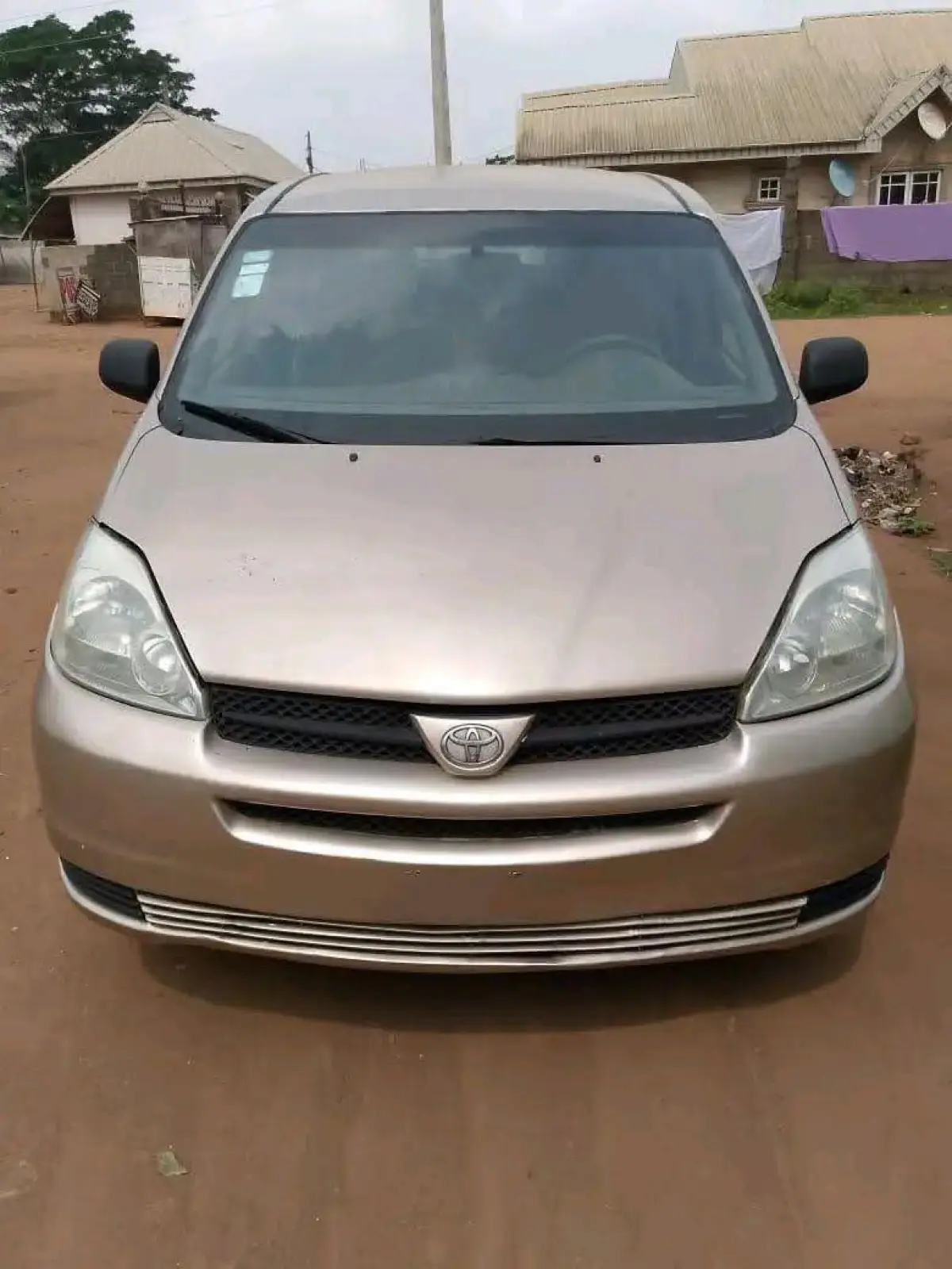 Toyota Sienna for sale - Image 1
