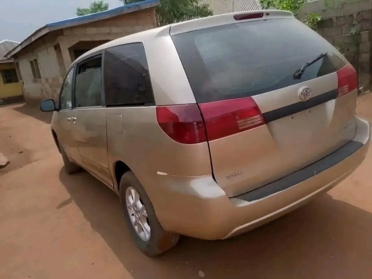 Toyota Sienna for sale - Image 2