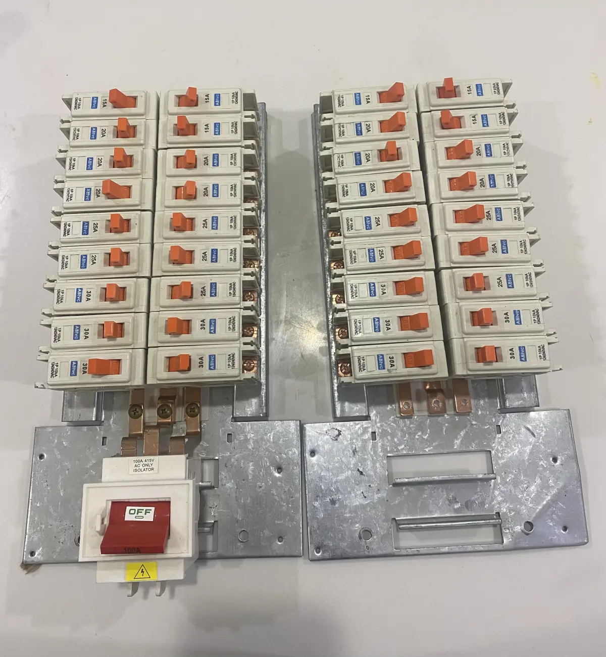 Heavy duty electrical distribution board - Image 1
