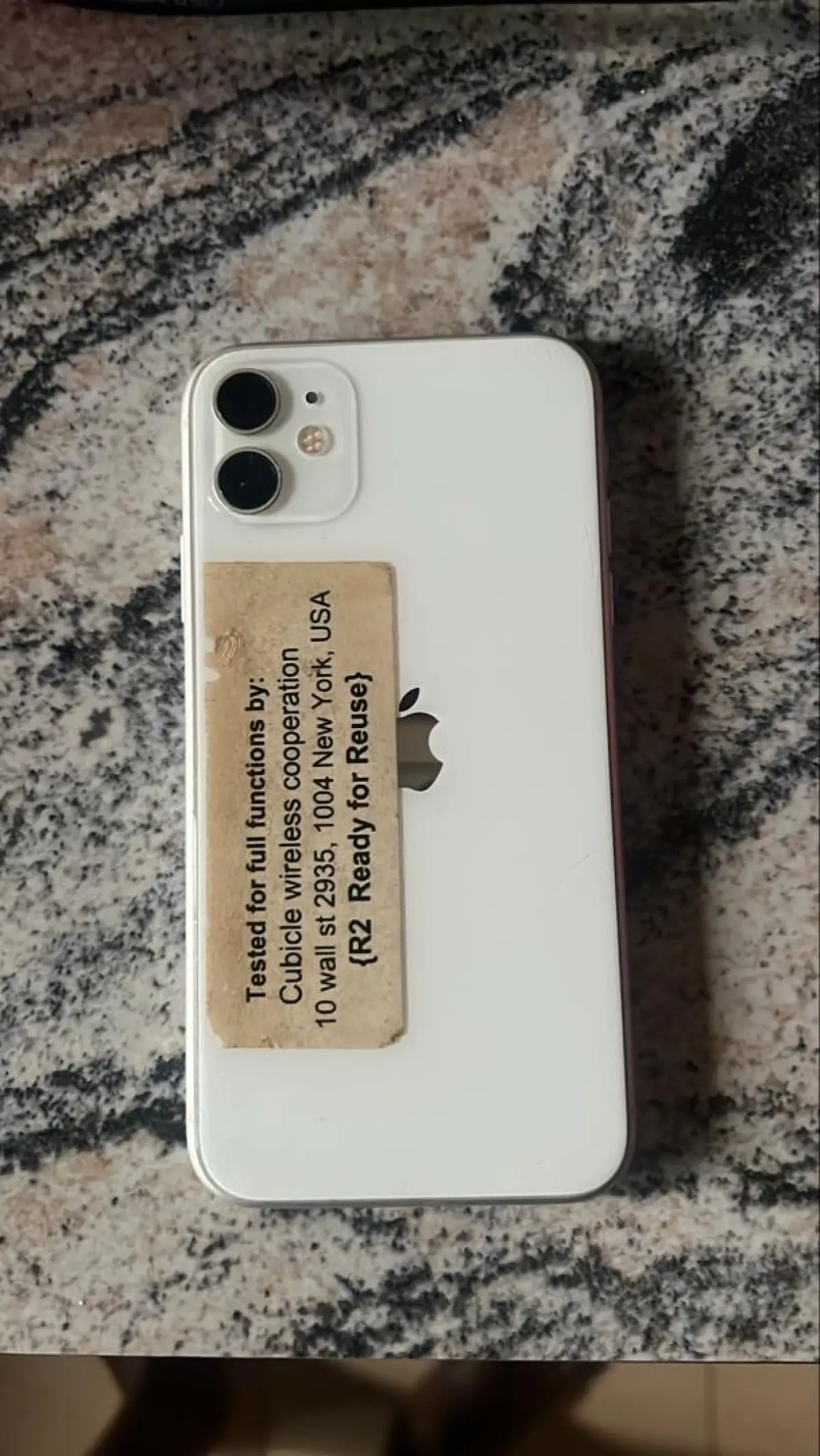 Chip Unlocked iPhone 11 64gb - Image 3