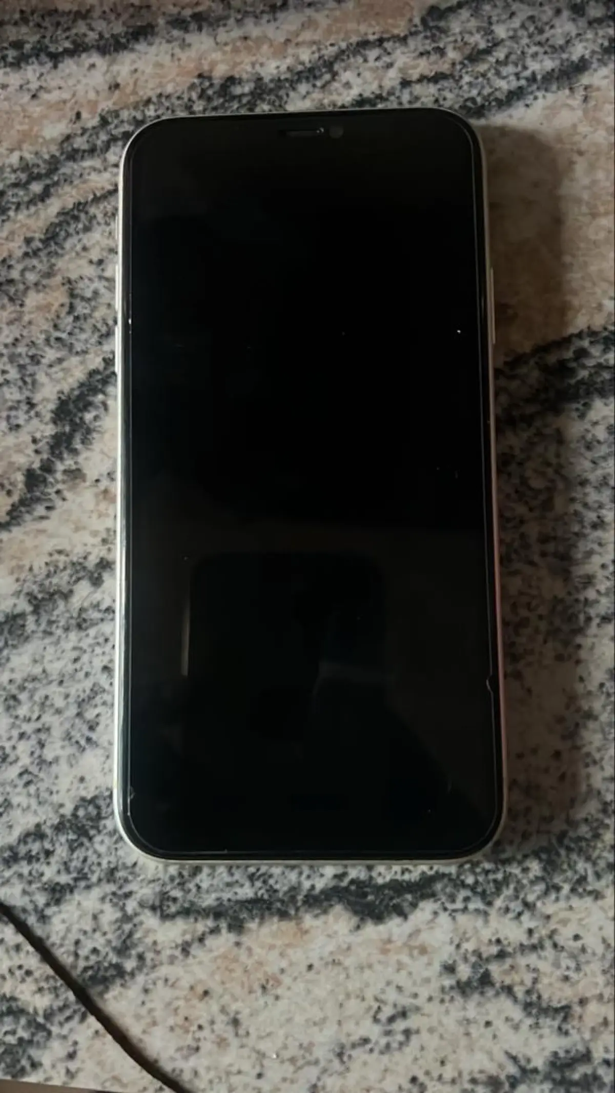 Chip Unlocked iPhone 11 64gb - Image 4