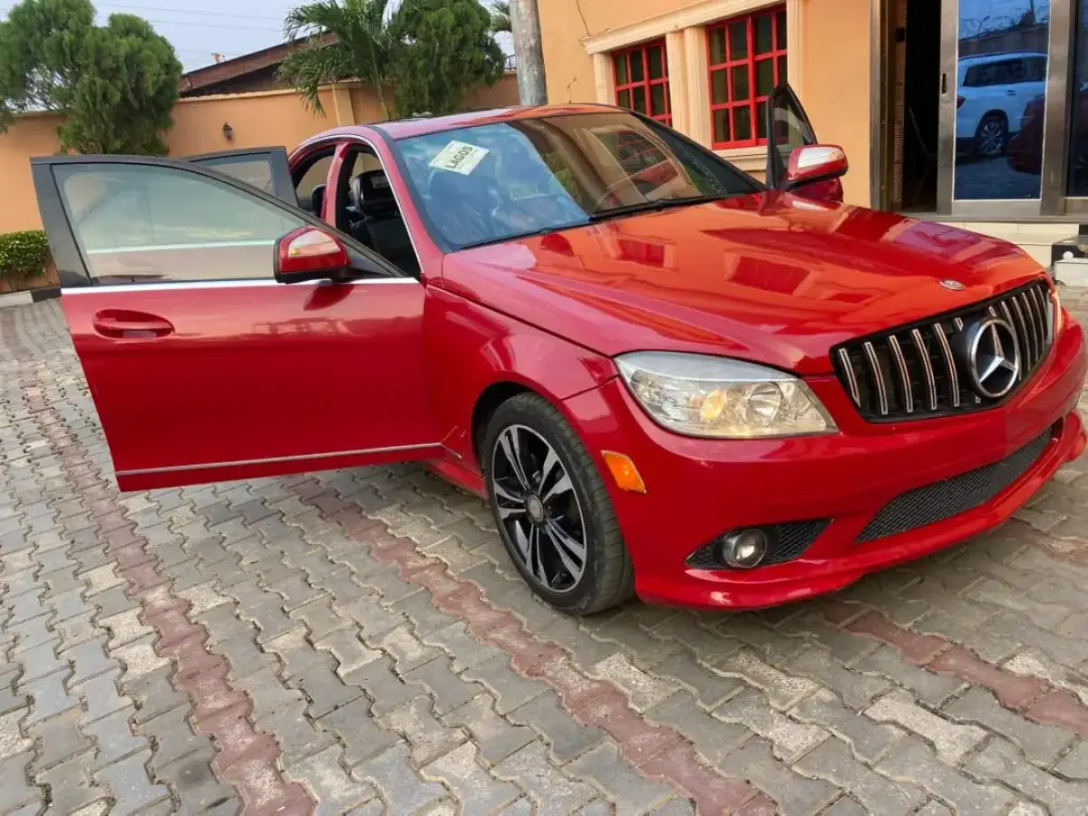 Mercedes Benz - Image 2