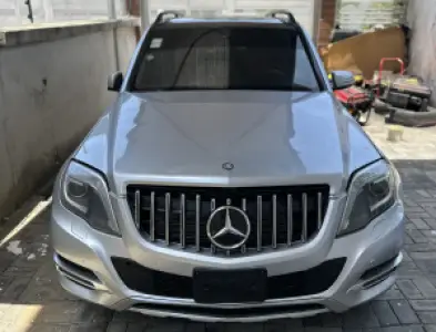 2013 GLK 350 with two keys and thumbstart