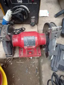 Bench grinder