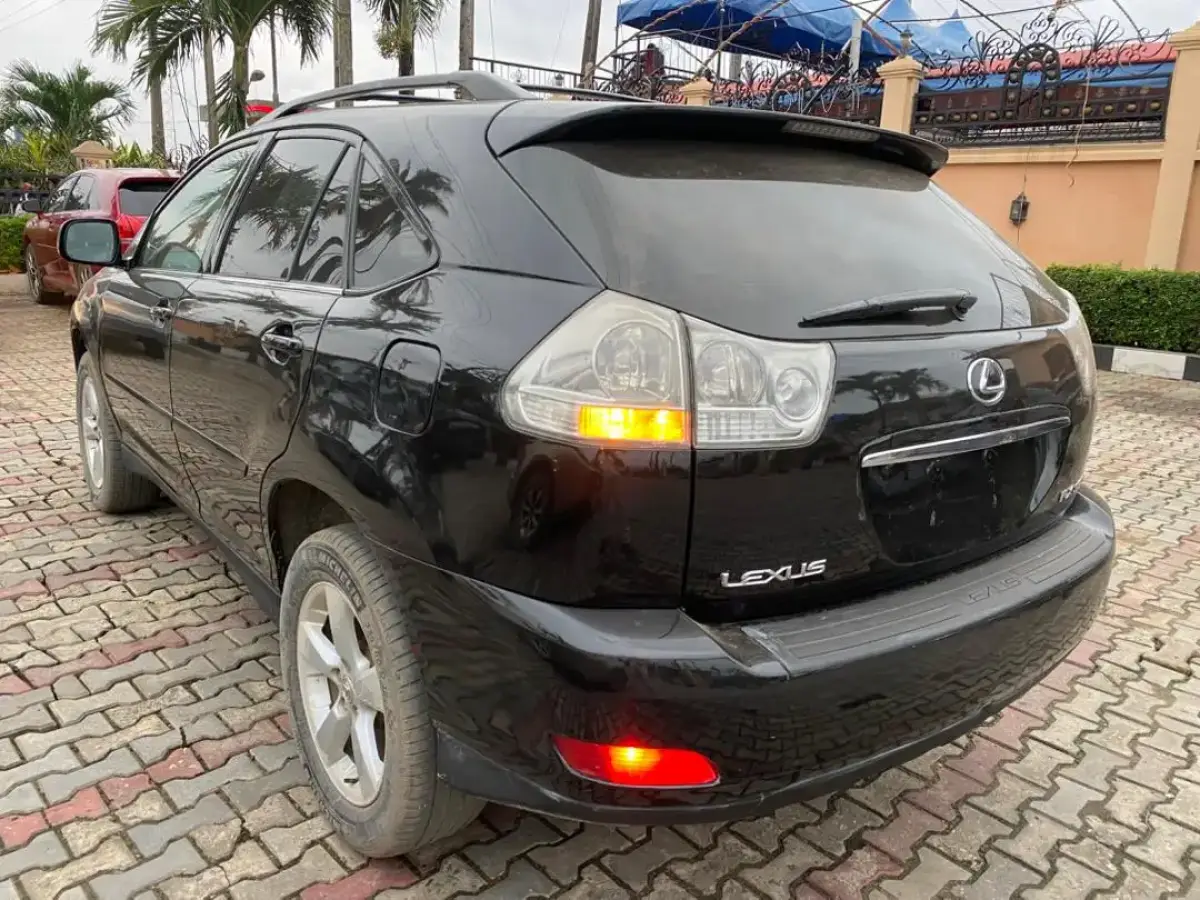 Lexus rx330 - Image 2