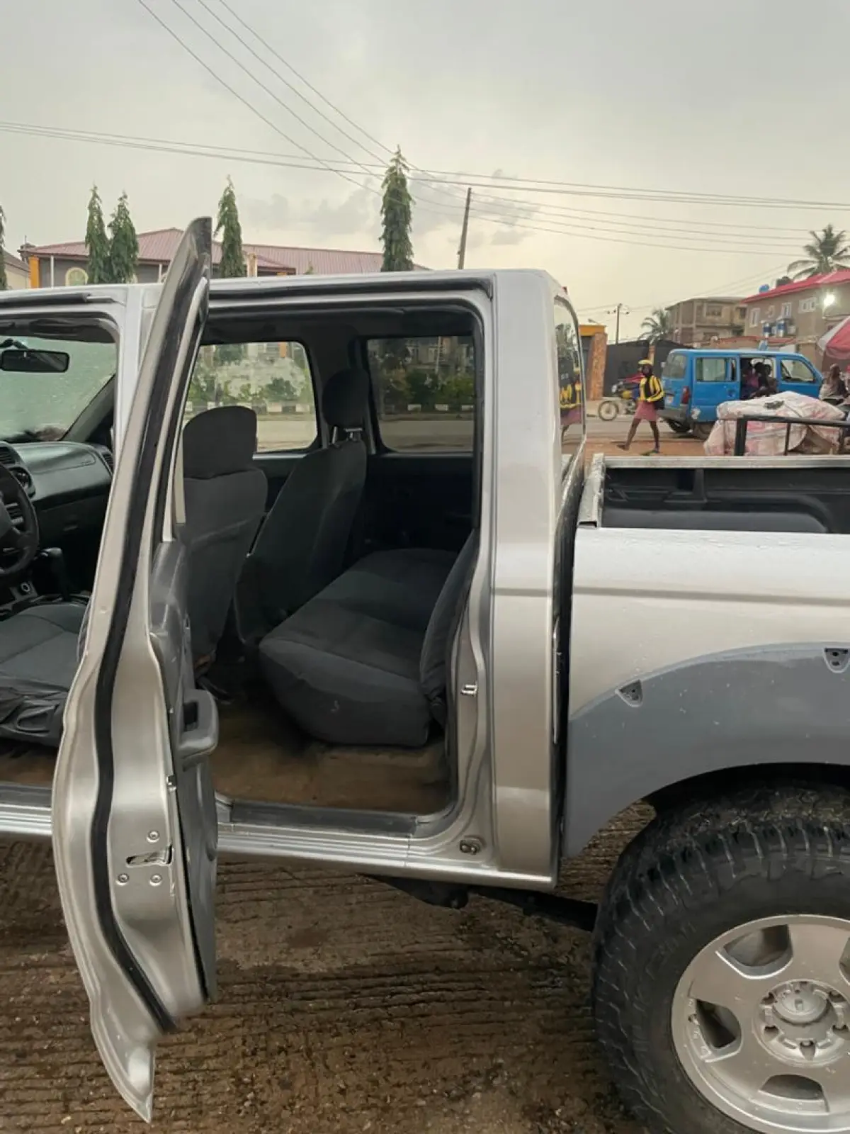 Nissan Frontier automatic - Image 3