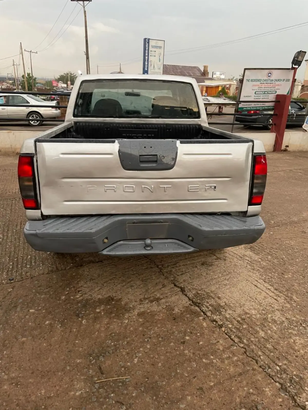 Nissan Frontier automatic - Image 2