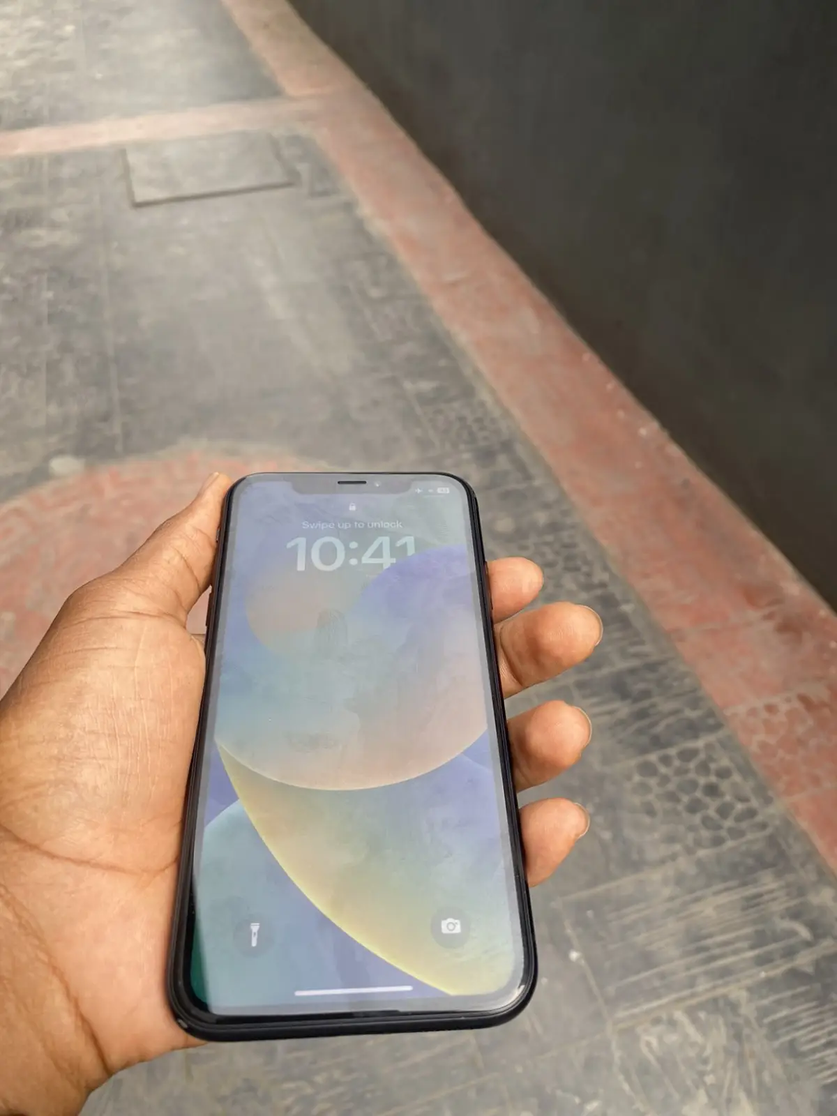 Newly imported UK used iphone XR 64gb - Image 2