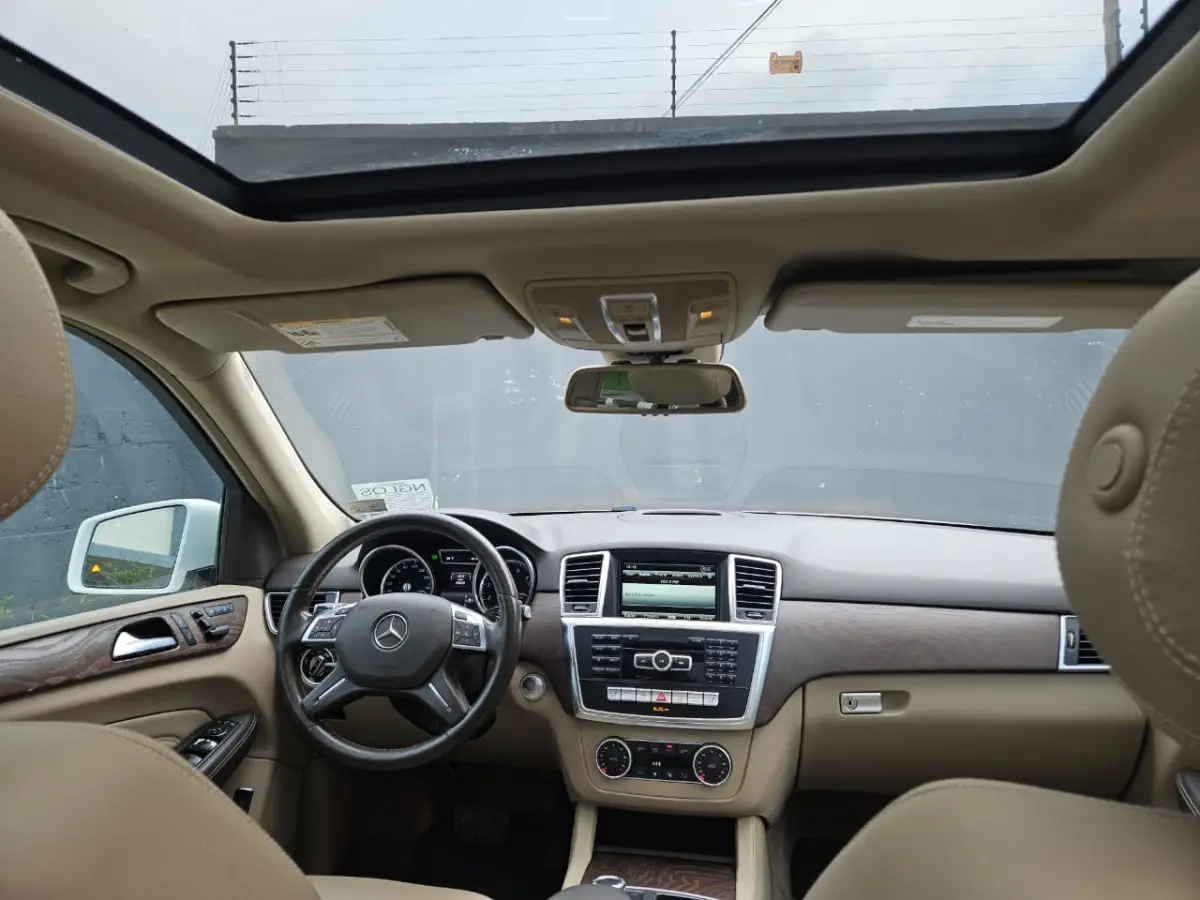 2015 Mercedes-Benz with panromic roof and 360 degree camera full option - Image 2