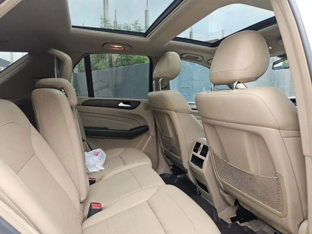 2015 Mercedes-Benz with panromic roof and 360 degree camera full option - Image 4