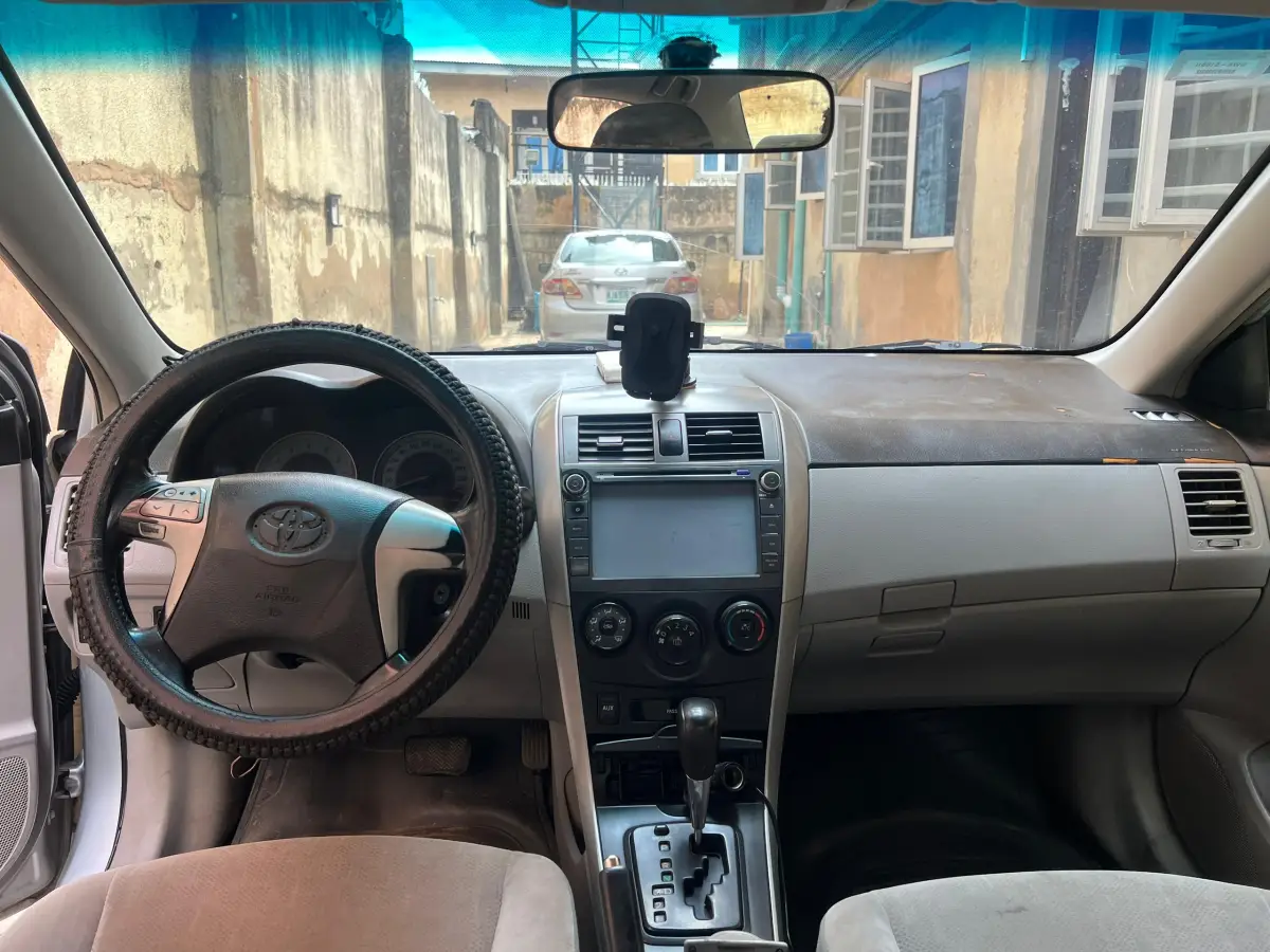 Toyota Corolla 2010 - Image 5