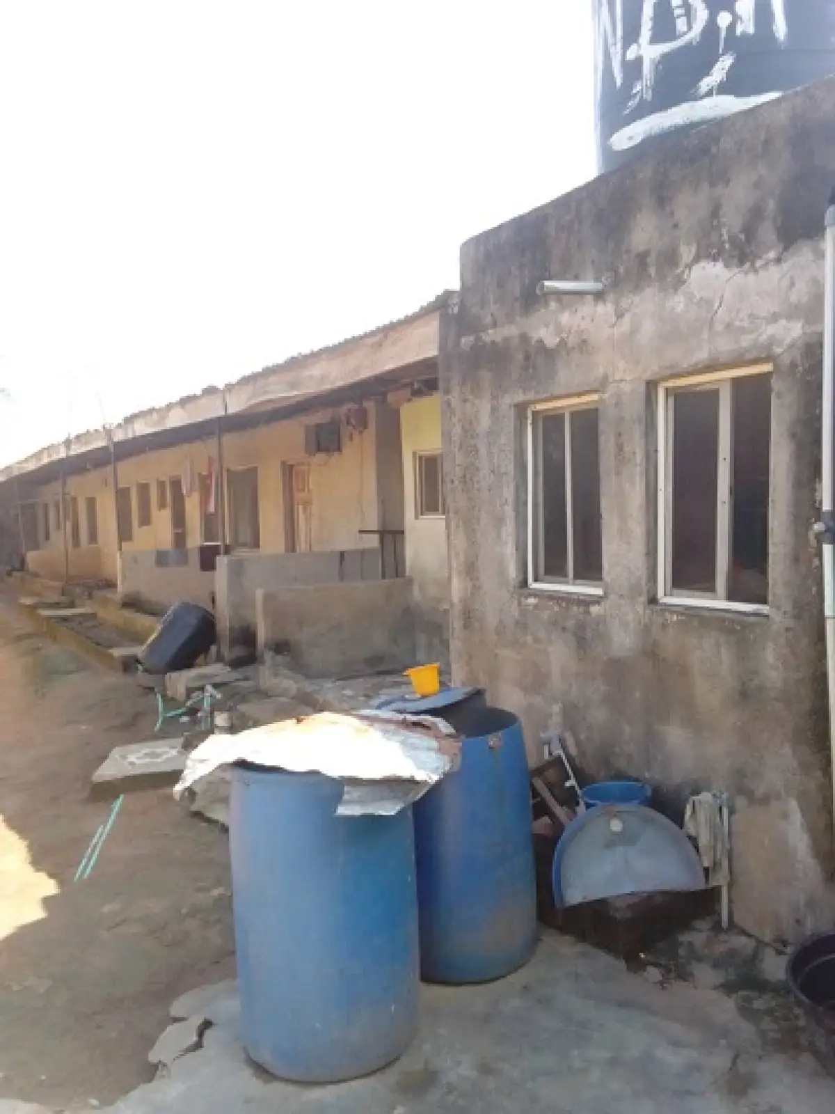 Urgent Sale Residential Building For Sale - Image 3