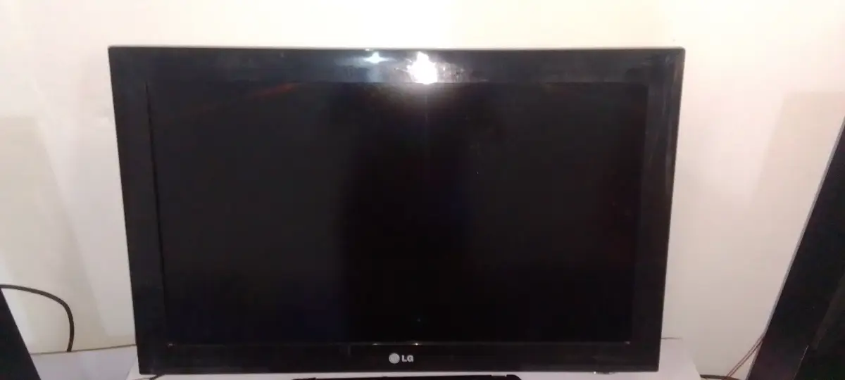 LG Led tv 32" inch - Image 1