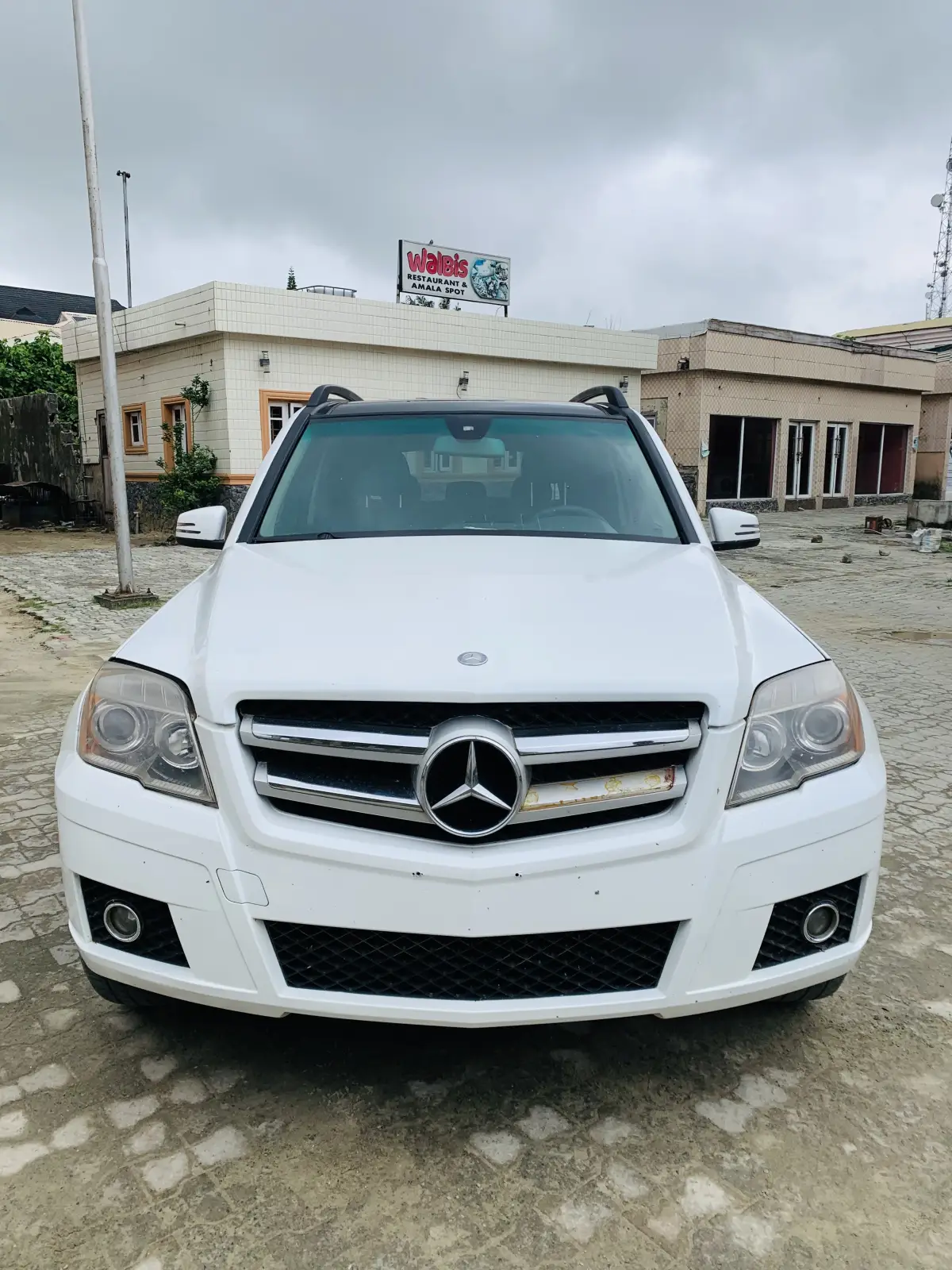 GLK 2010 MODEL FULL OPTION - Image 1