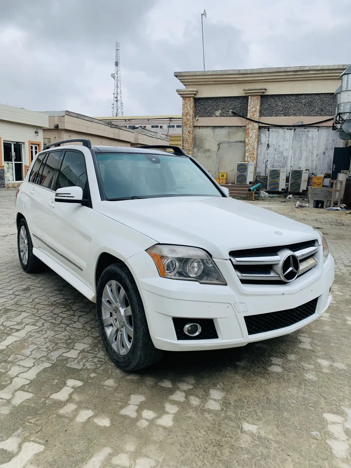 GLK 2010 MODEL FULL OPTION - Image 2