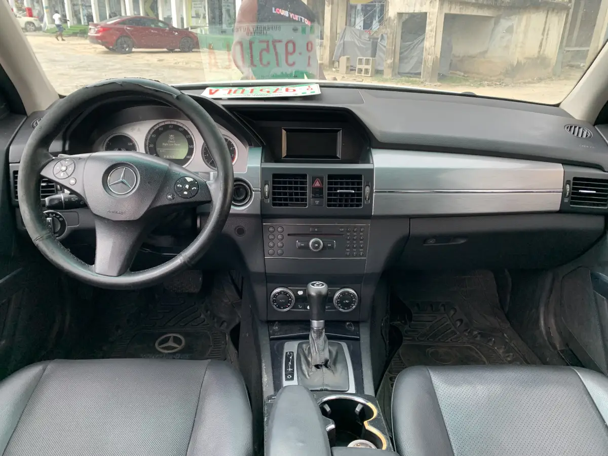 GLK 2010 MODEL FULL OPTION - Image 5