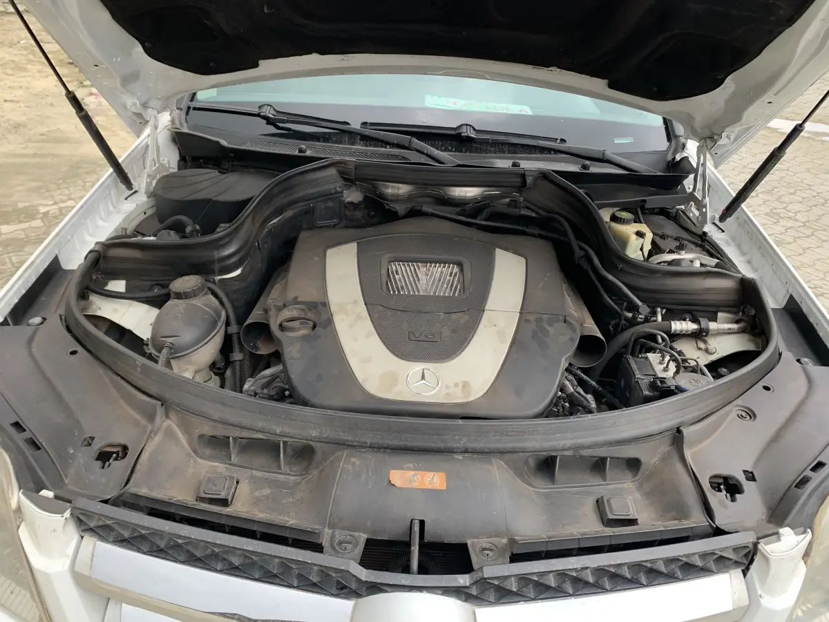 GLK 2010 MODEL FULL OPTION - Image 13