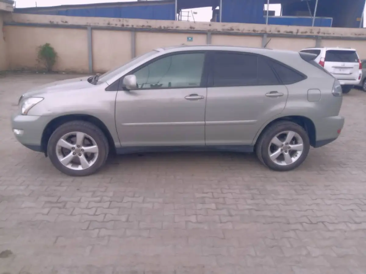 TOKS LEXUS RX330 2005 MODEL - Image 4