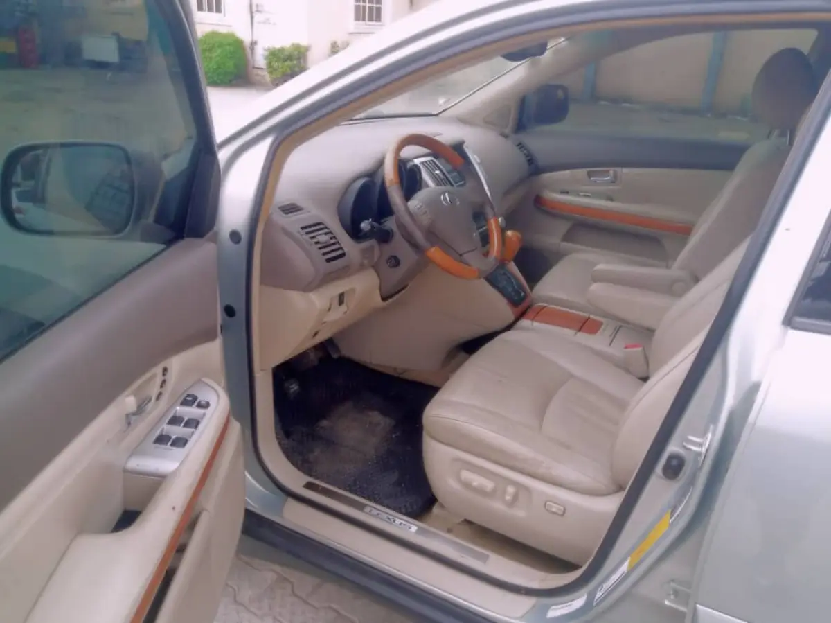 TOKS LEXUS RX330 2005 MODEL - Image 5