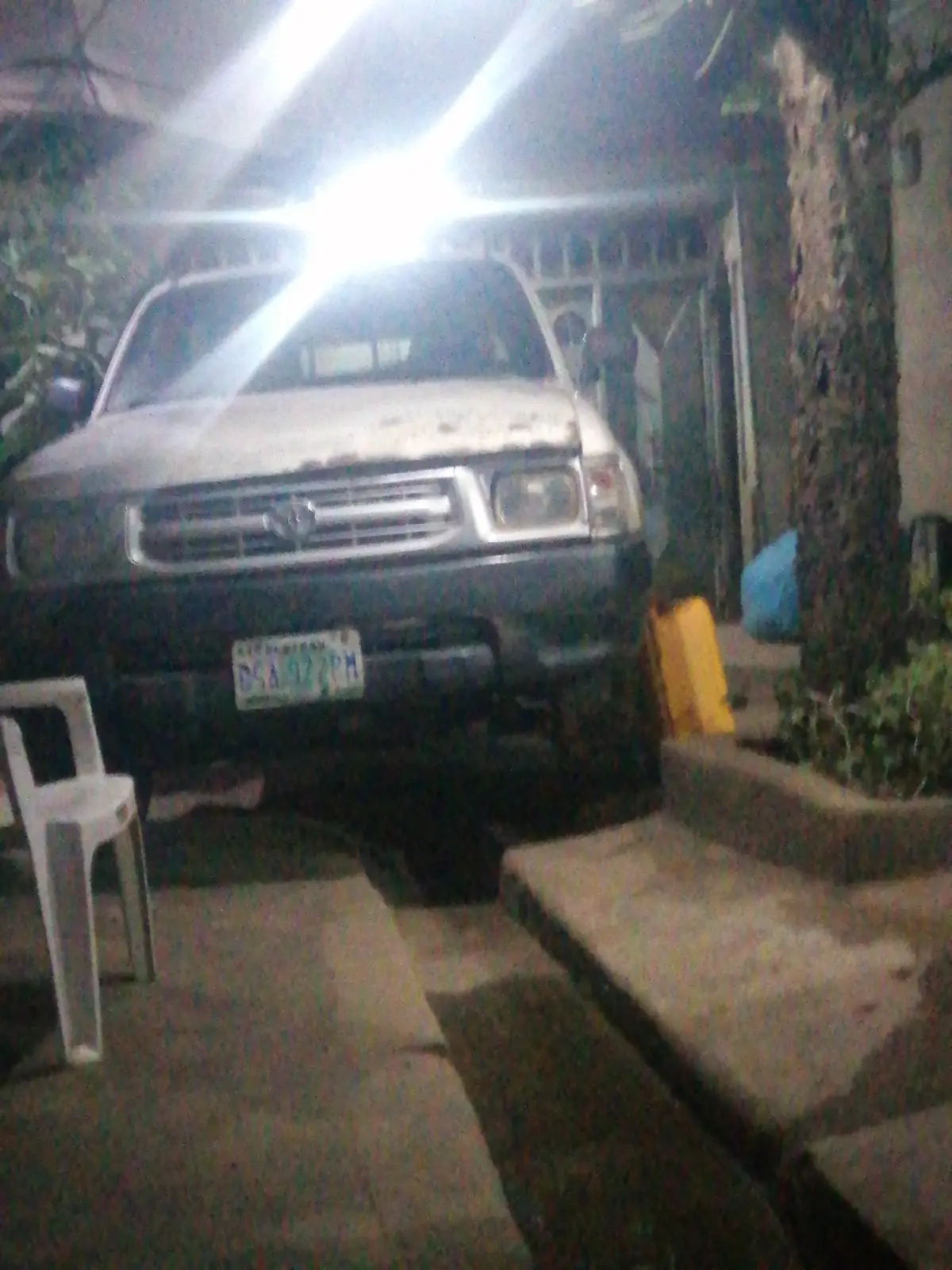 Toyota Hilux 1998 Model - Image 1