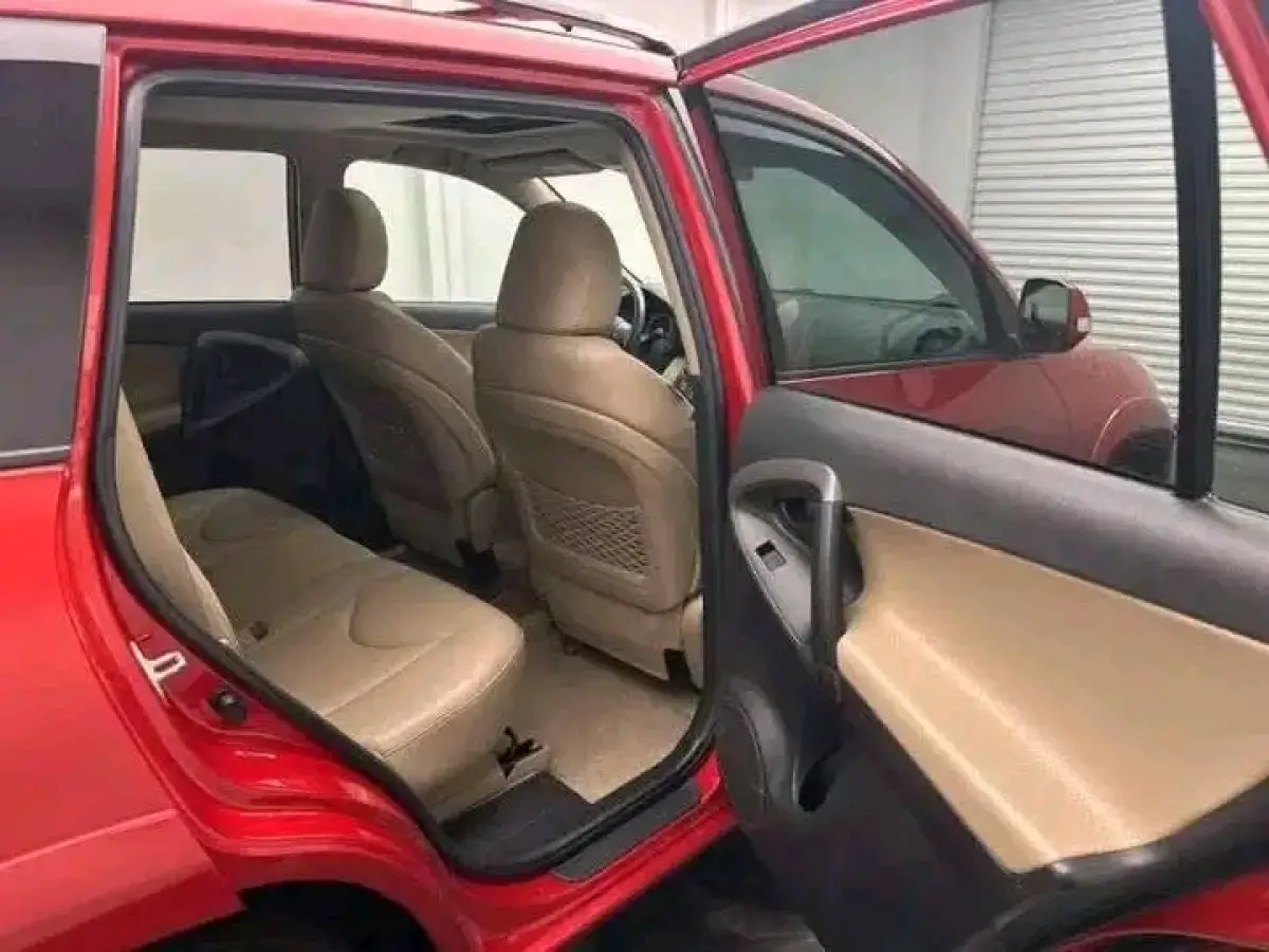 2008 Toyota RAV4 - Image 5