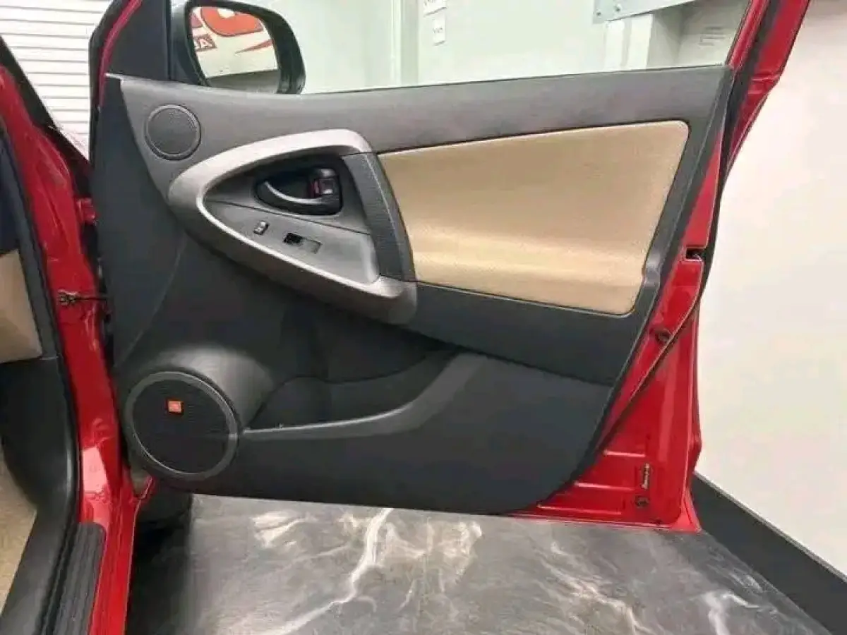 2008 Toyota RAV4 - Image 10