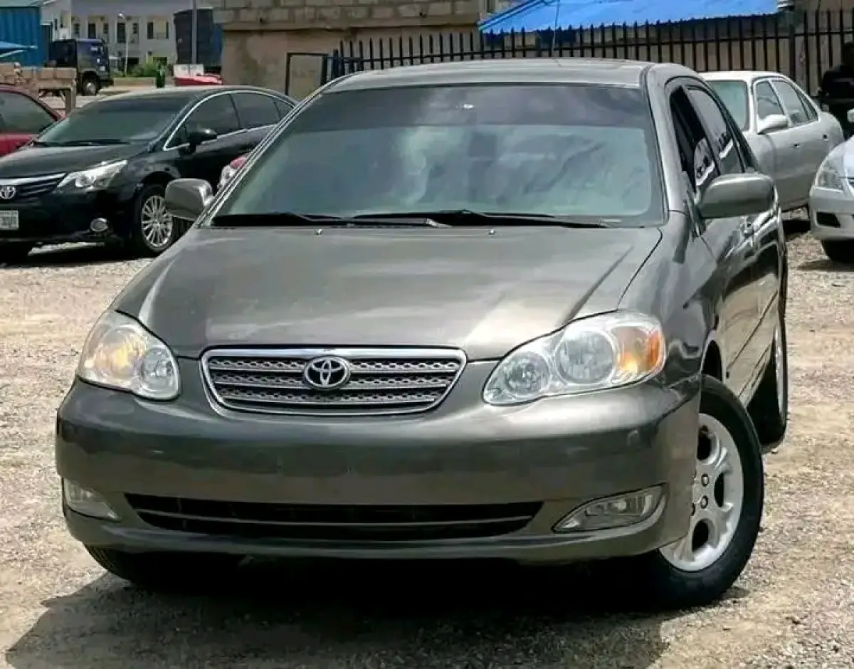 2004 Toyota Corolla - Image 2