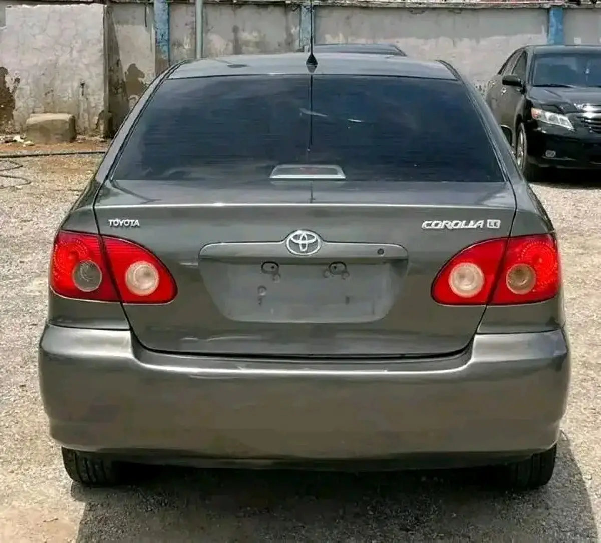 2004 Toyota Corolla - Image 5