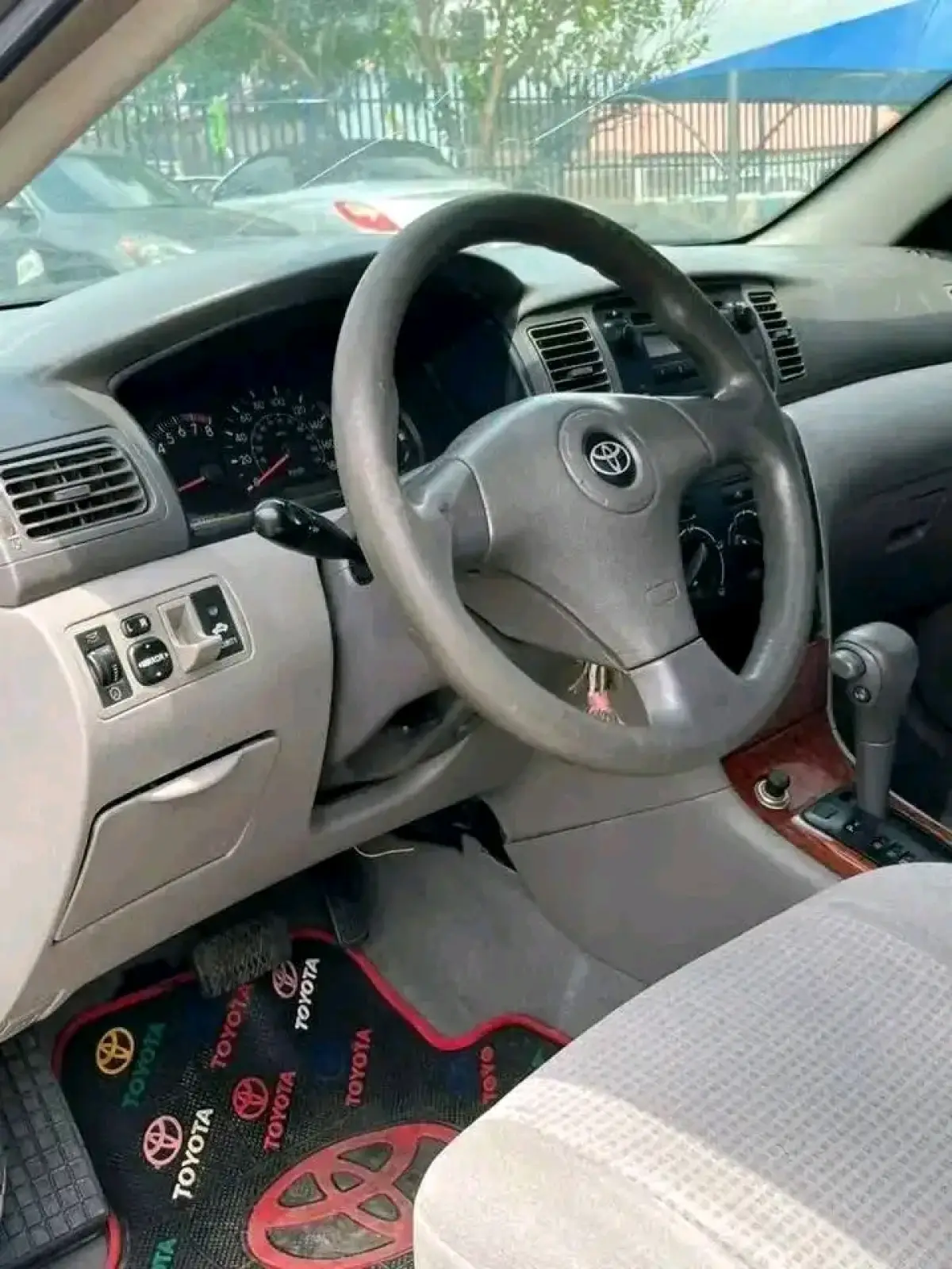 2004 Toyota Corolla - Image 8