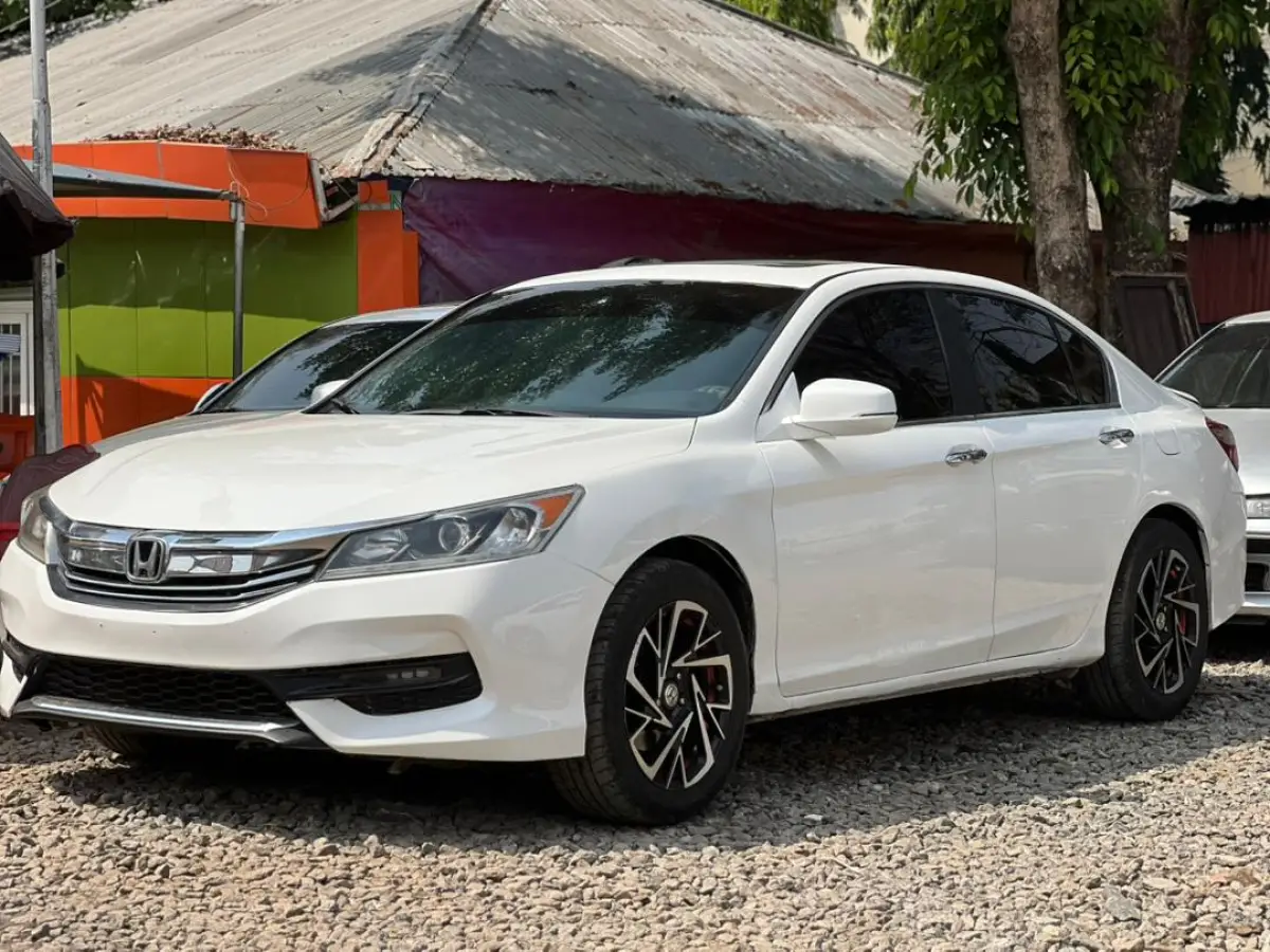 V4 ACCORD HONDA DISTRESS - Image 1