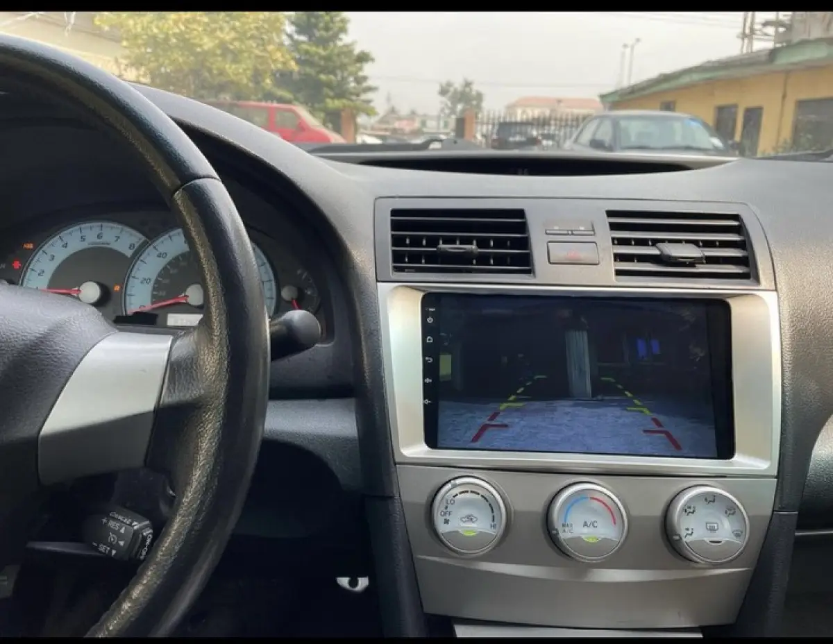 Toyota Camry - Image 2