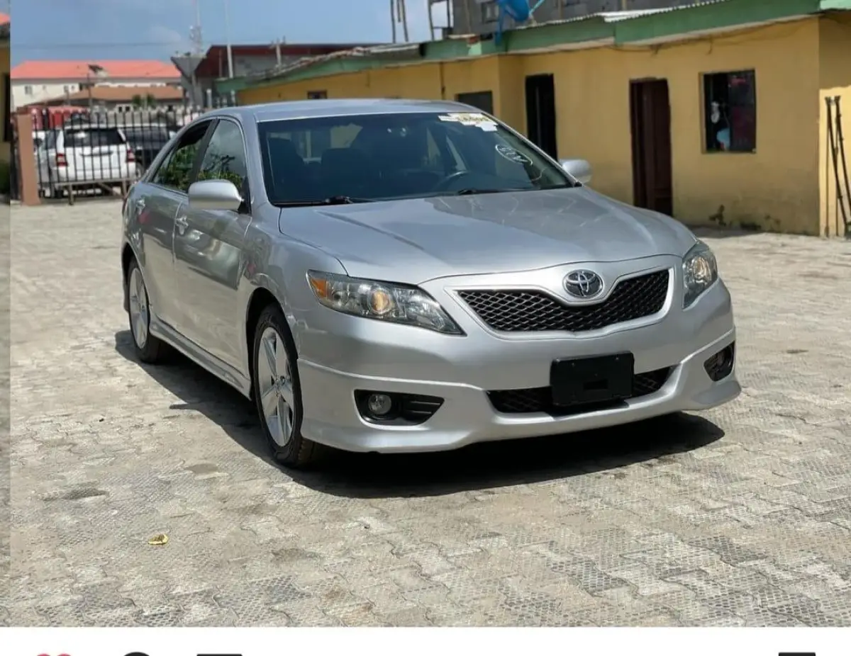 Toyota Camry - Image 3