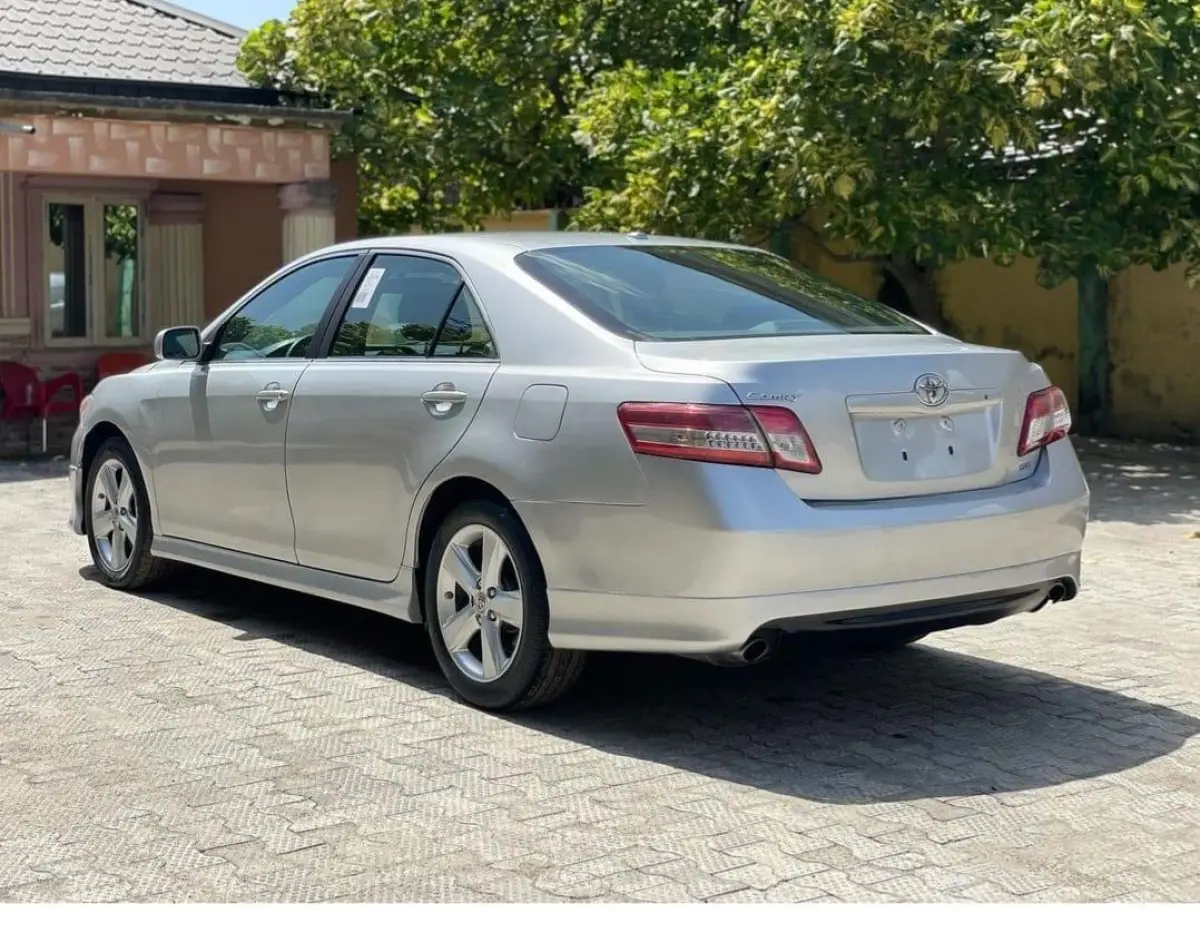 Toyota Camry - Image 4
