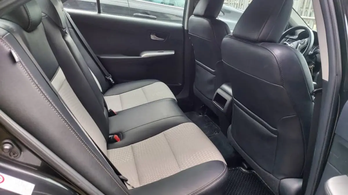 Toyota Camry - Image 2