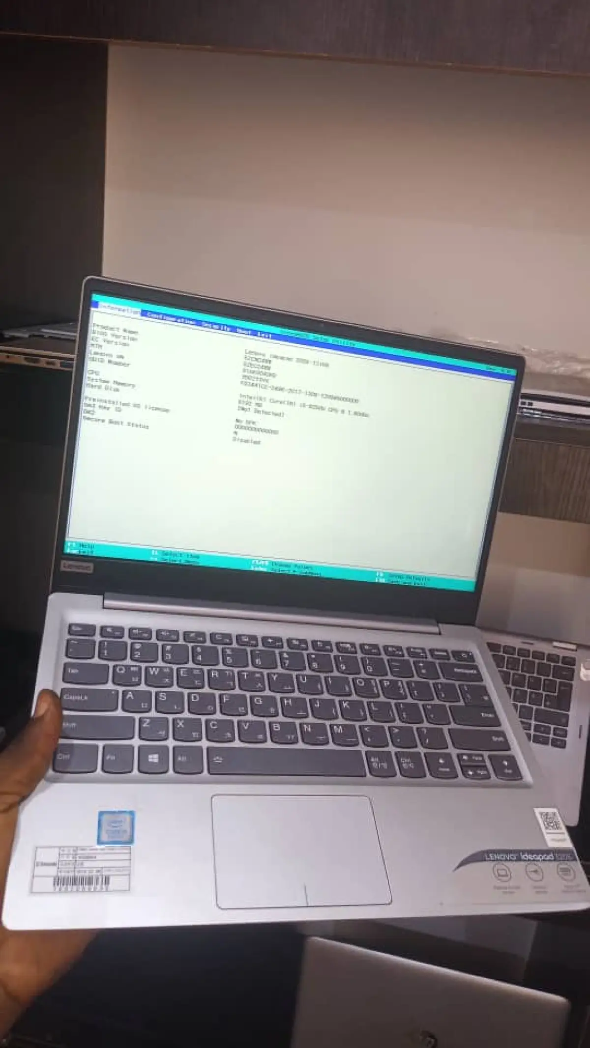 Lenovo Ideapad V320s - Image 3