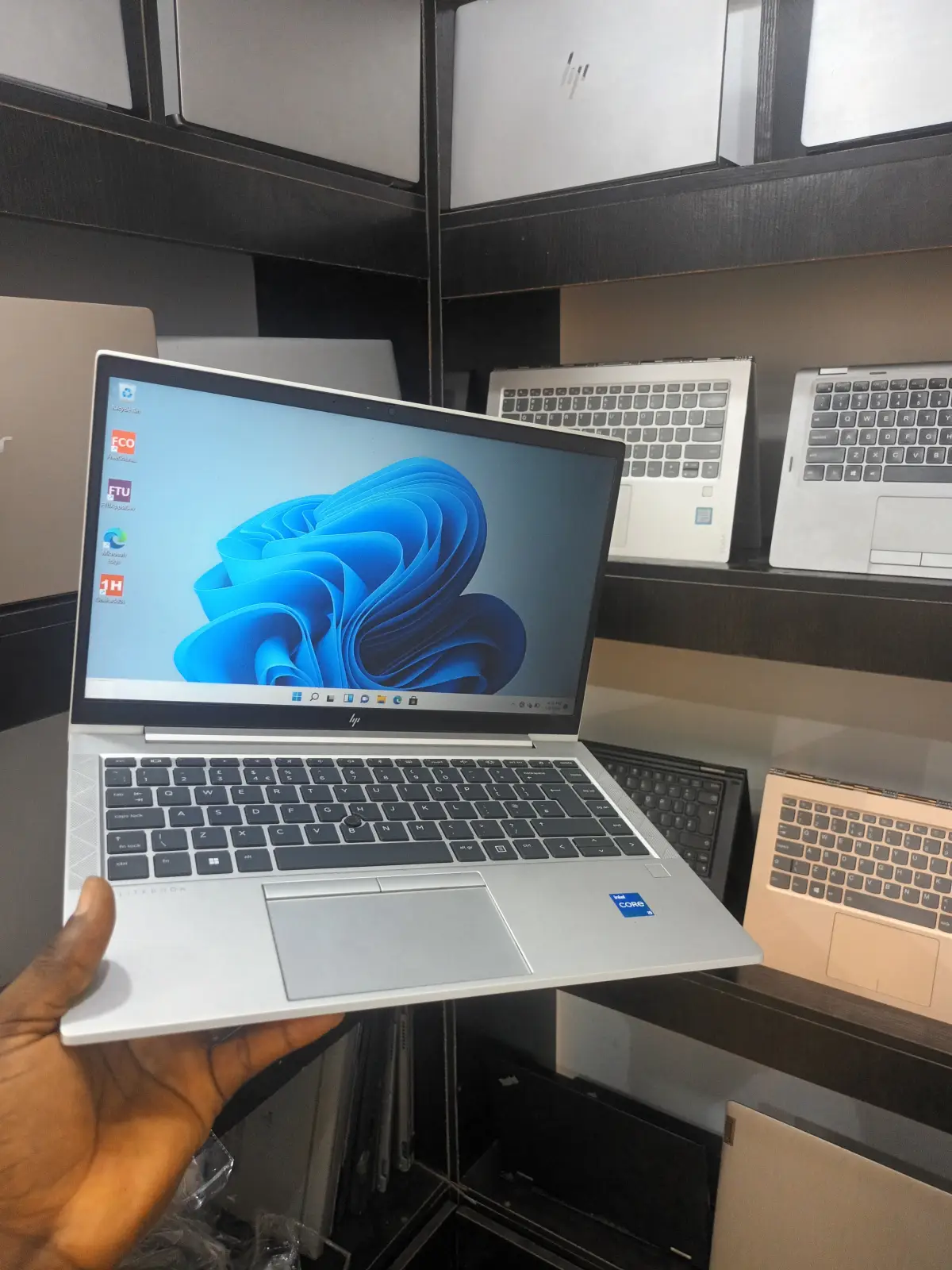 HP Elitebook 840 Aero G8 - Image 6