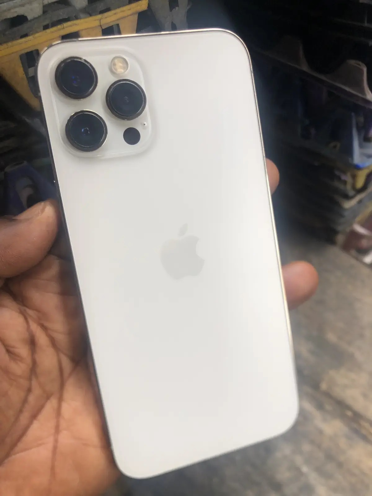 iPhone 12 Pro Max - Image 4