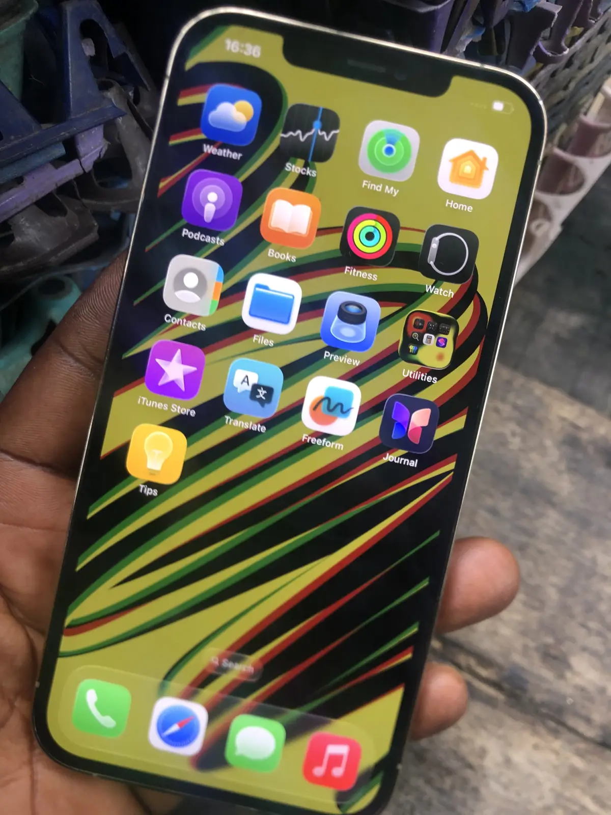 iPhone 12 Pro Max - Image 7