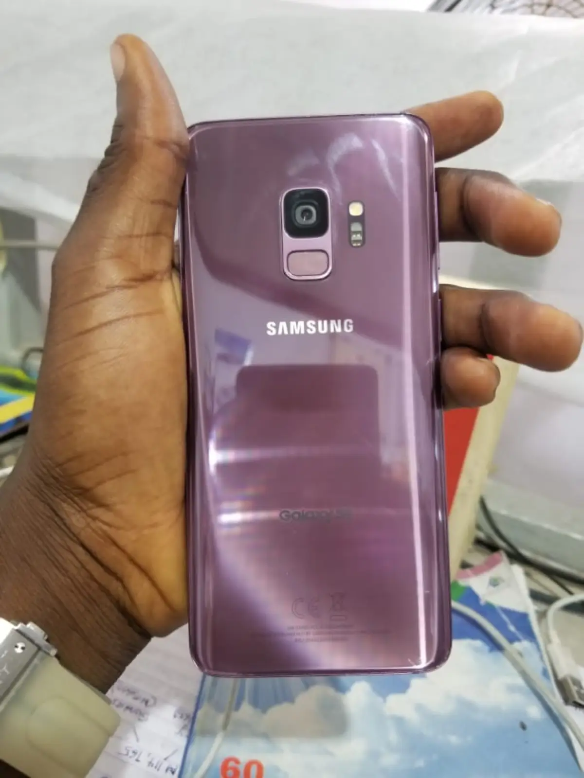 UK used samsung Galaxy S9 - Image 2