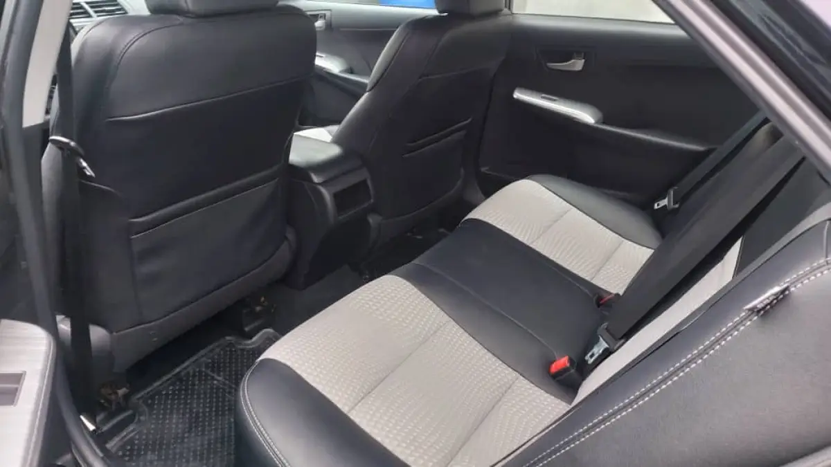 Toyota Camry - Image 3