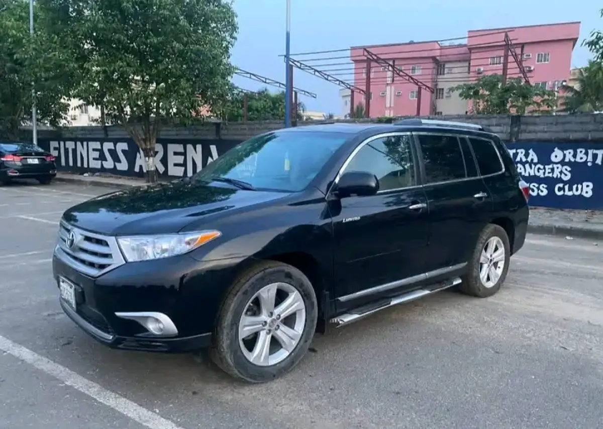 Toyota Highlander Limited version - Image 2