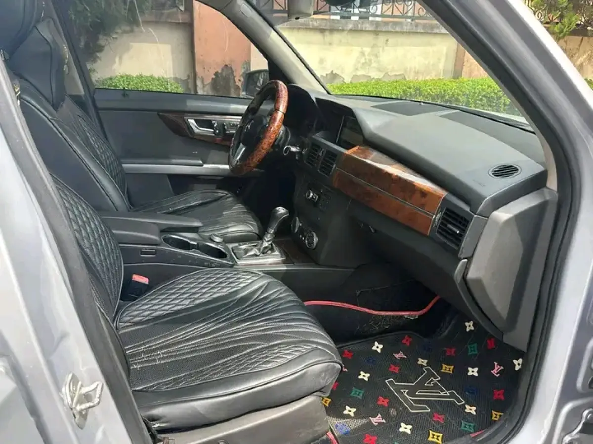 2012 Mercedes Benz GLK - Image 5