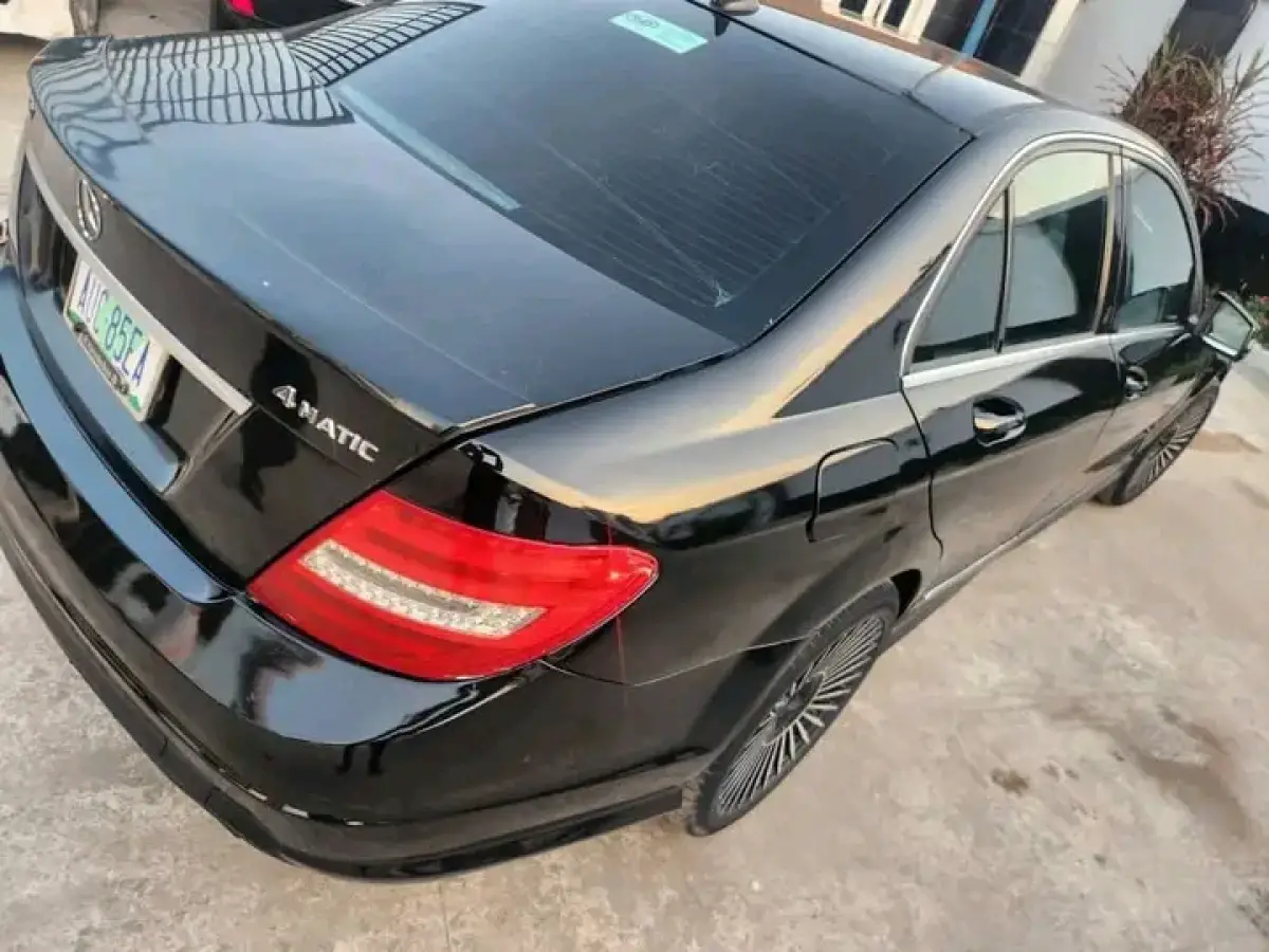 Mercedes Benz C350 - Image 6