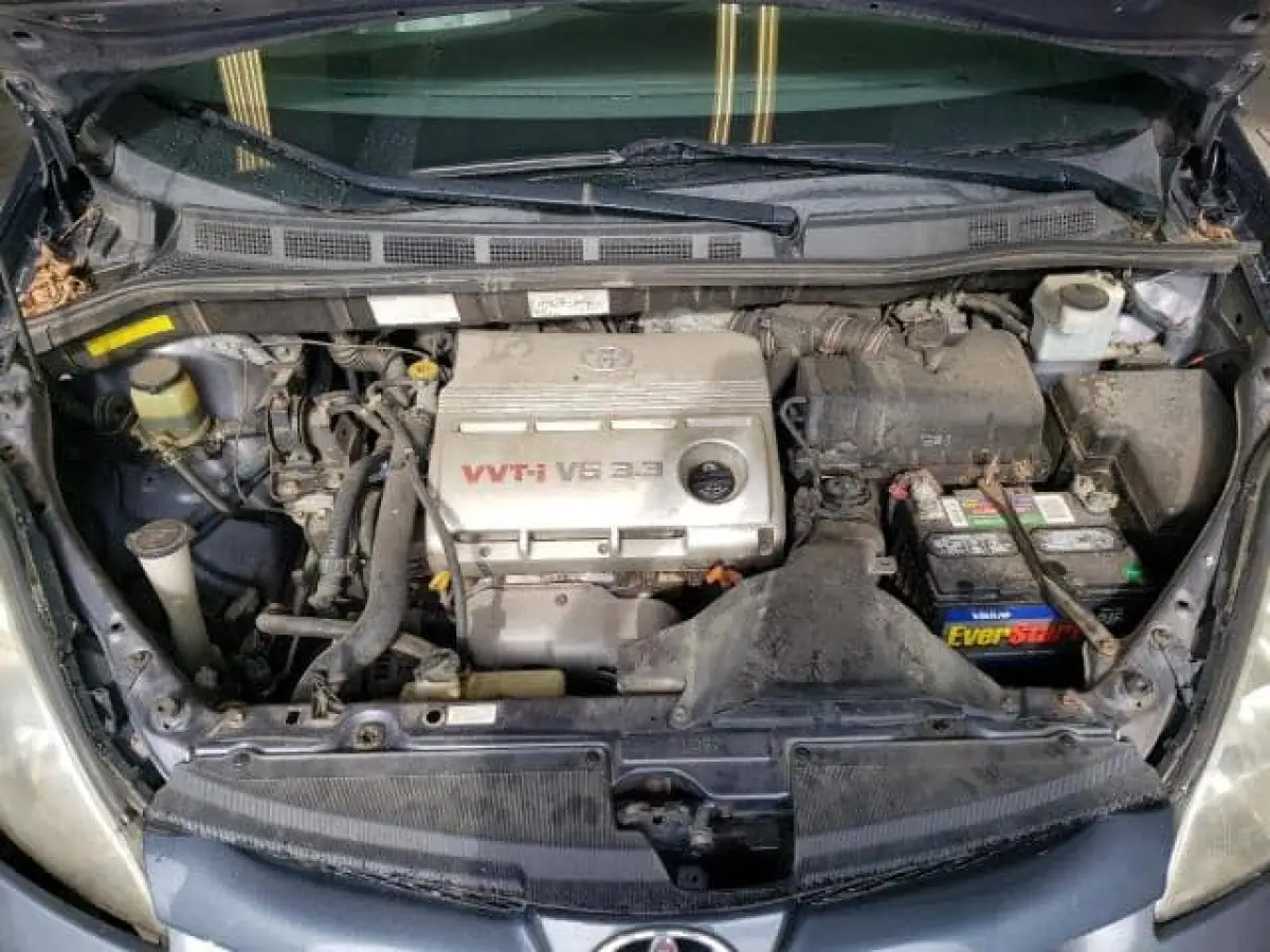 Clean Toyota Sienna 2006 for sale - Image 3