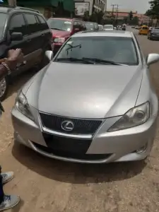 Clean lexus Is350 ash colour 2006