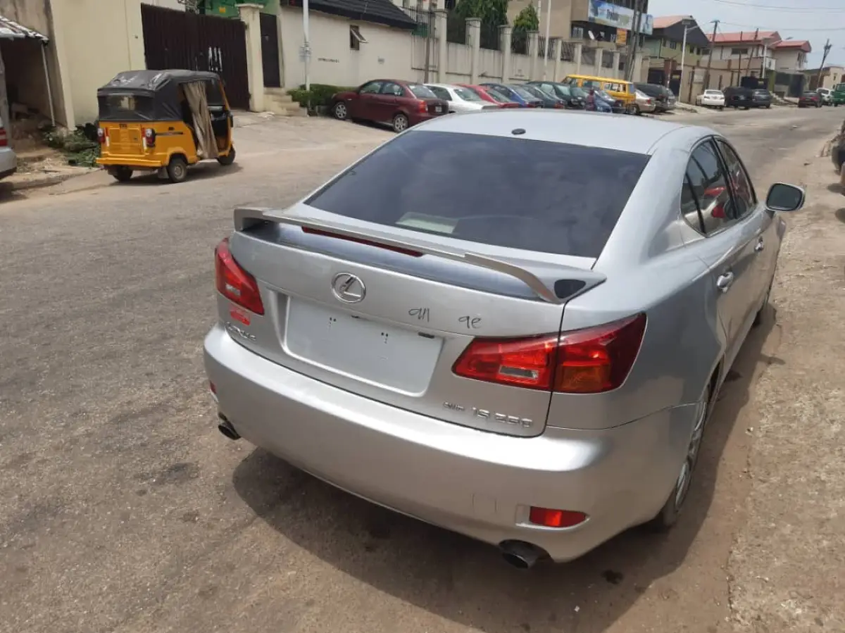 Clean lexus Is350 ash colour 2006 - Image 2