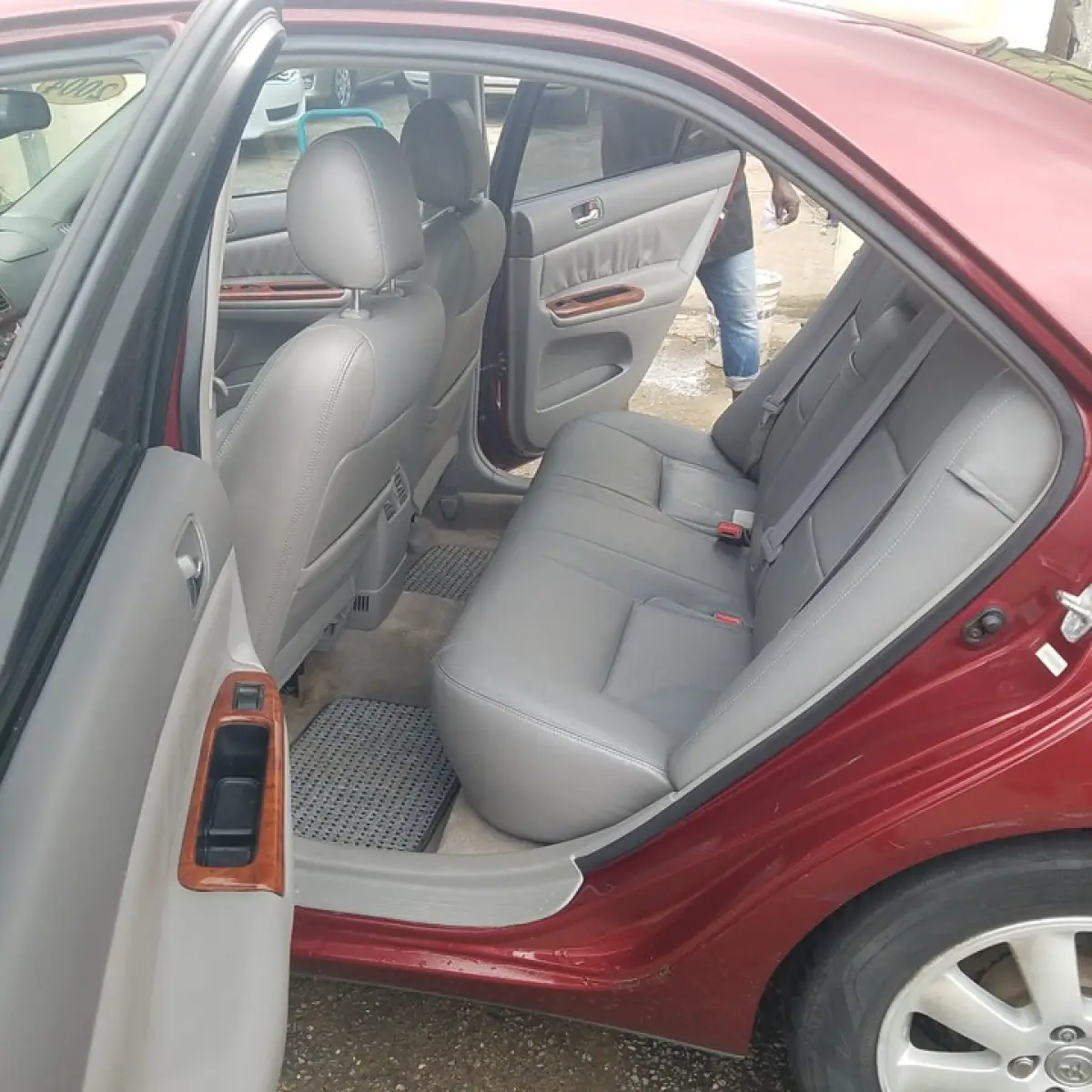 Clean Toyota Camry red color 2004 - Image 7