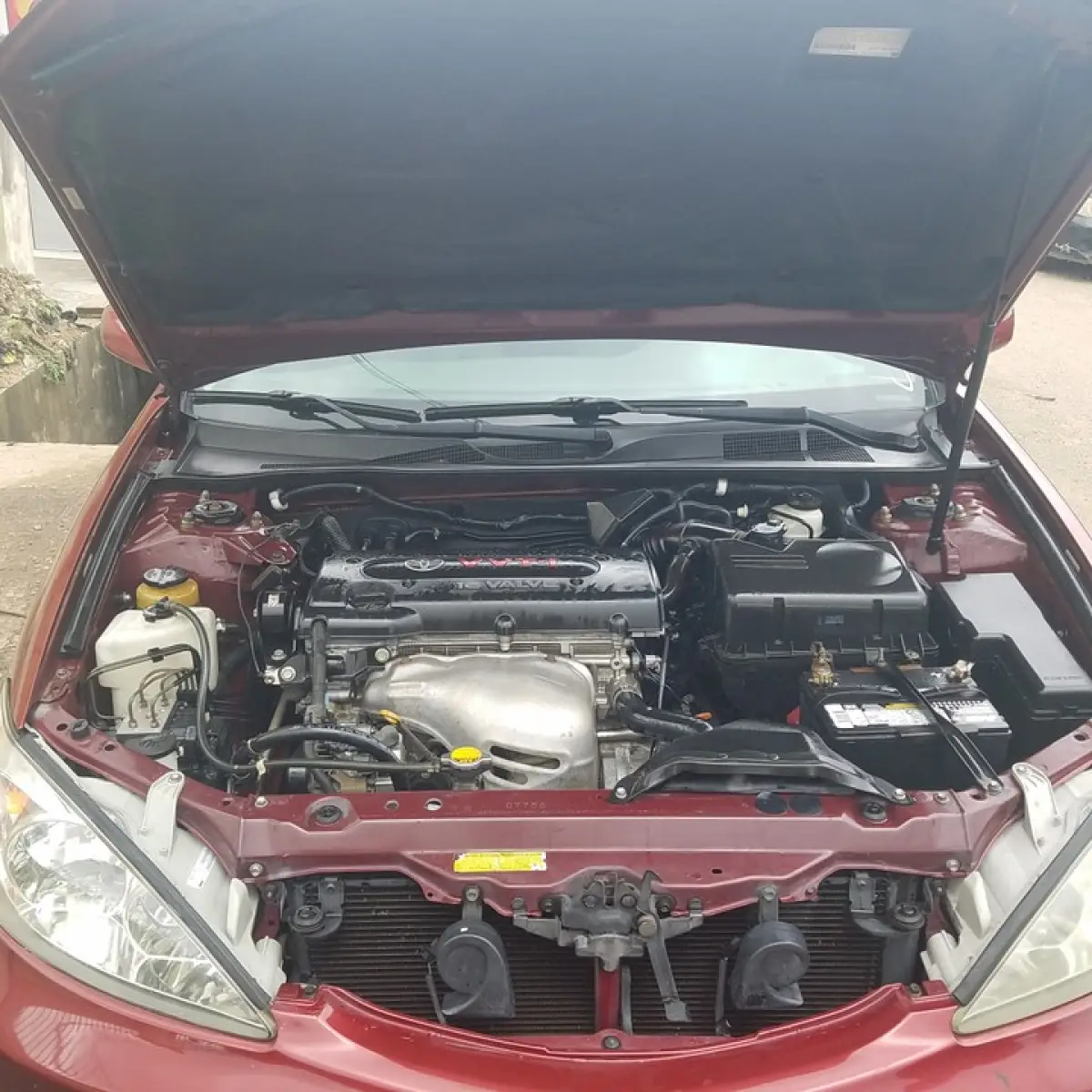 Clean Toyota Camry red color 2004 - Image 8